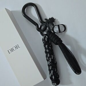 New Dior KEY Ring Keychain Black & White Braided Keychain 2x Charms CD & Bee